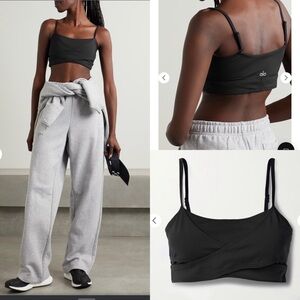 Alo Yoga Airbrush Enso Cutout Soft-Cup Stretch Sports Bra , size M